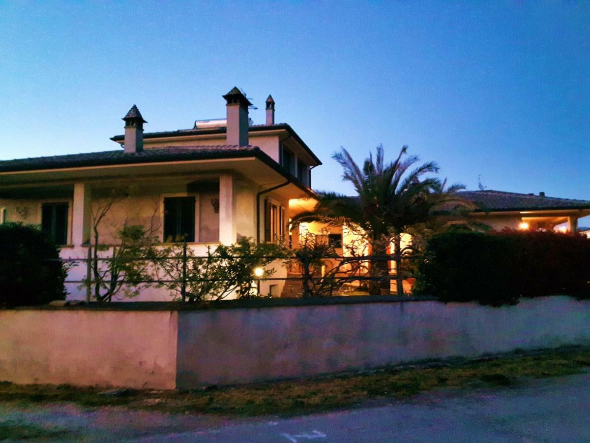 לינה וארוחת בוקר פוליניו Elisa House מראה חיצוני תמונה