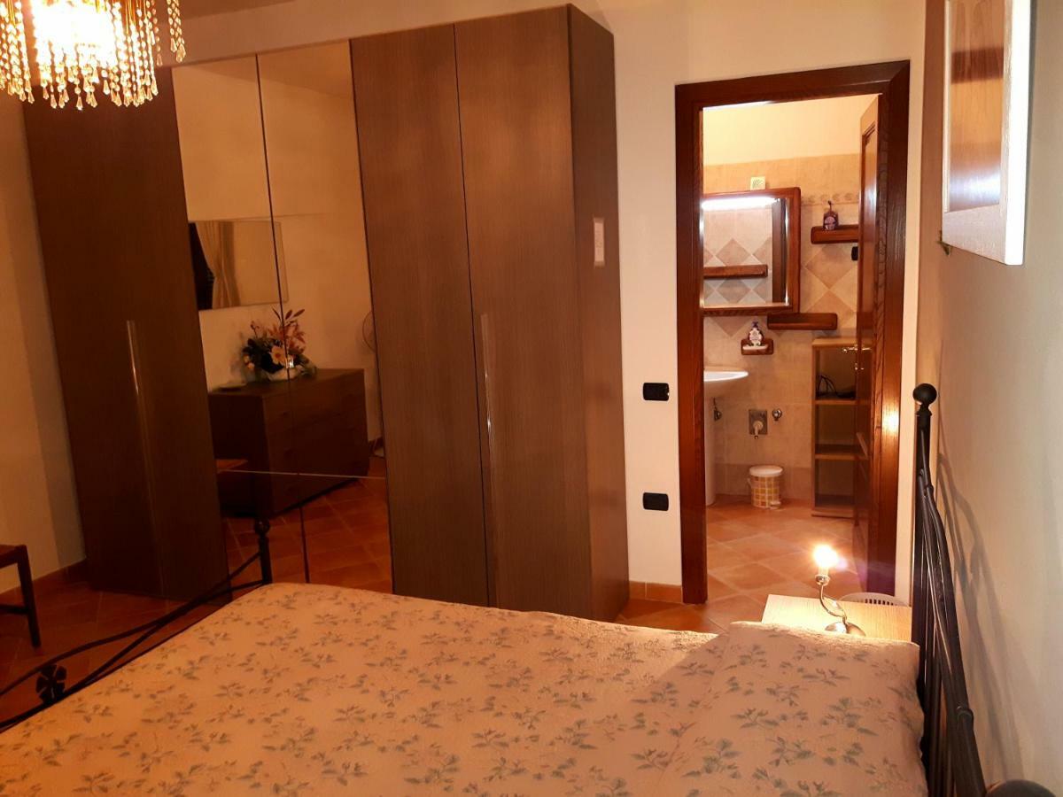 לינה וארוחת בוקר פוליניו Elisa House מראה חיצוני תמונה